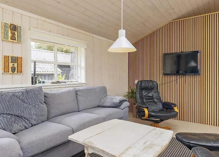 Cozy Coastal Retreat In Gronhoj-by Traum * Løkken