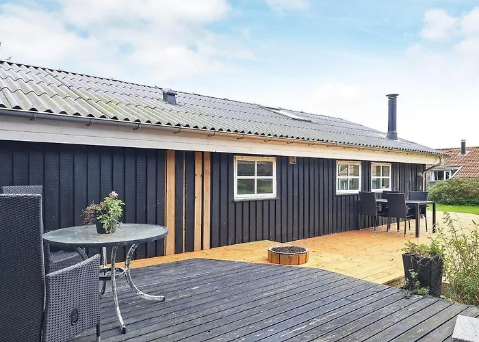 Cozy Coastal Retreat In Gronhoj-by Traum Løkken